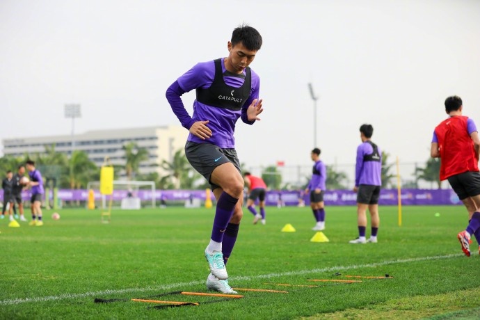 训练场换新 追求细节 专心专注⚽️ 加倍努力 加倍幸运